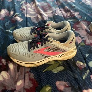 Brooks Adrenaline GTS Gray and Pink Sneakers